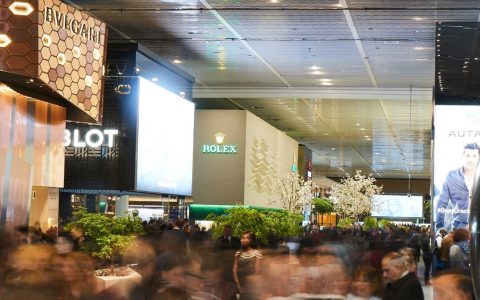 舉棋不定、紛擾不斷，2021年1月的巴塞爾表展又不辦了！