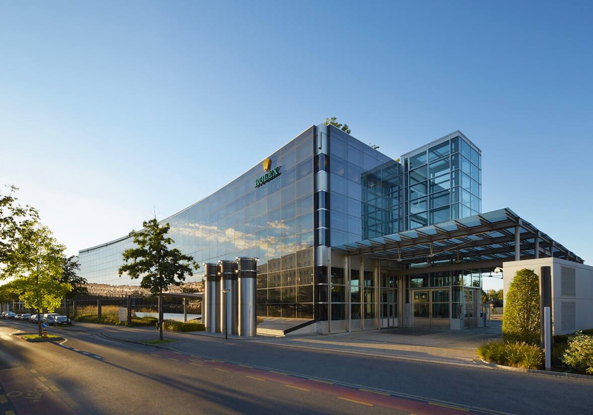 市場上的勞力士熱門表往往供不應求，如果隨著第五間工坊蓋好，勞力士真的能提升3成手表產量的話，對于消費者而言當然是樂觀其成的美事。 （Rolex官網）