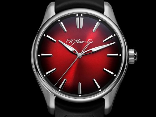 Moser的炎熱夏季腕表配備紅色 fumé表盤(pán)