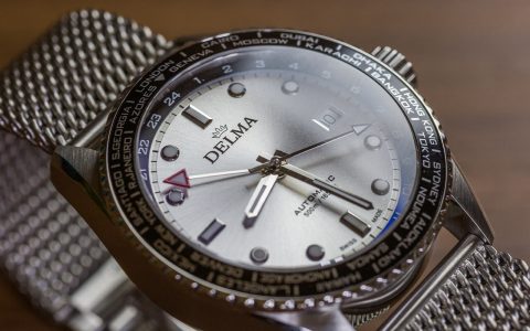 Delma鋼帶Cayman世界時潛水手表