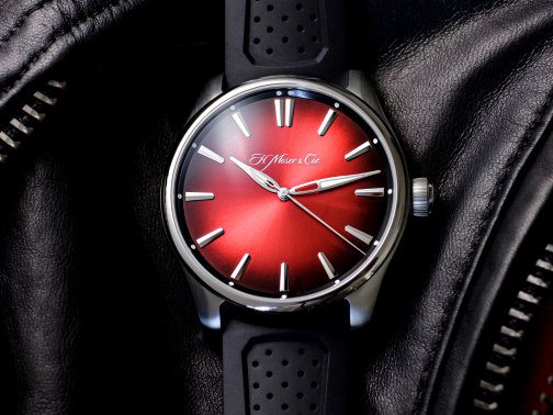 Moser的炎熱夏季腕表配備紅色 fumé表盤(pán)