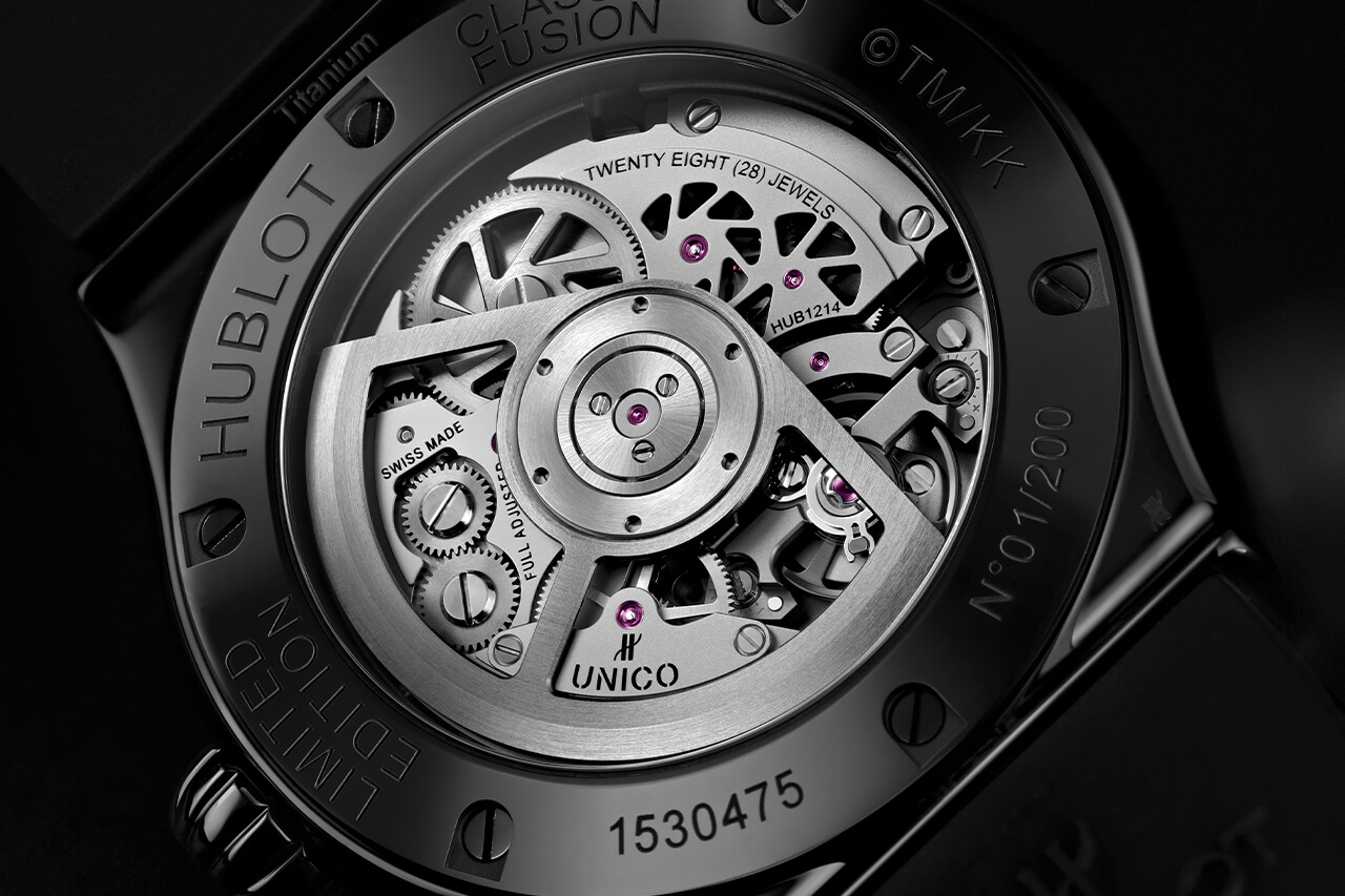 宇舶經(jīng)典融合村上隆全黑