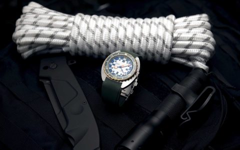 介紹布拉沃祖魯語(yǔ)！Doxa 推出標(biāo)準(zhǔn)生產(chǎn)不銹鋼軍隊(duì)模型