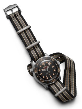 歐米茄海馬300M詹姆斯邦德007《無(wú)暇赴死》鈦金屬潛水表