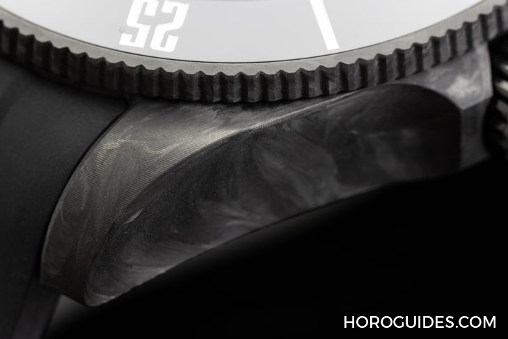 TITONI - 夏末黑魂大魔王來襲TITONI Seascoper CarbonTech 彩虹圈大升級(jí)