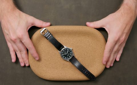規格表IWC Mark XVIII：具有嚴肅傳統的可穿戴飛行員手表