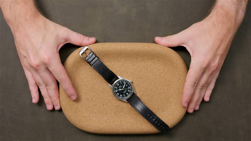 規(guī)格表IWC Mark XVIII：具有嚴(yán)肅傳統(tǒng)的可穿戴飛行員手表