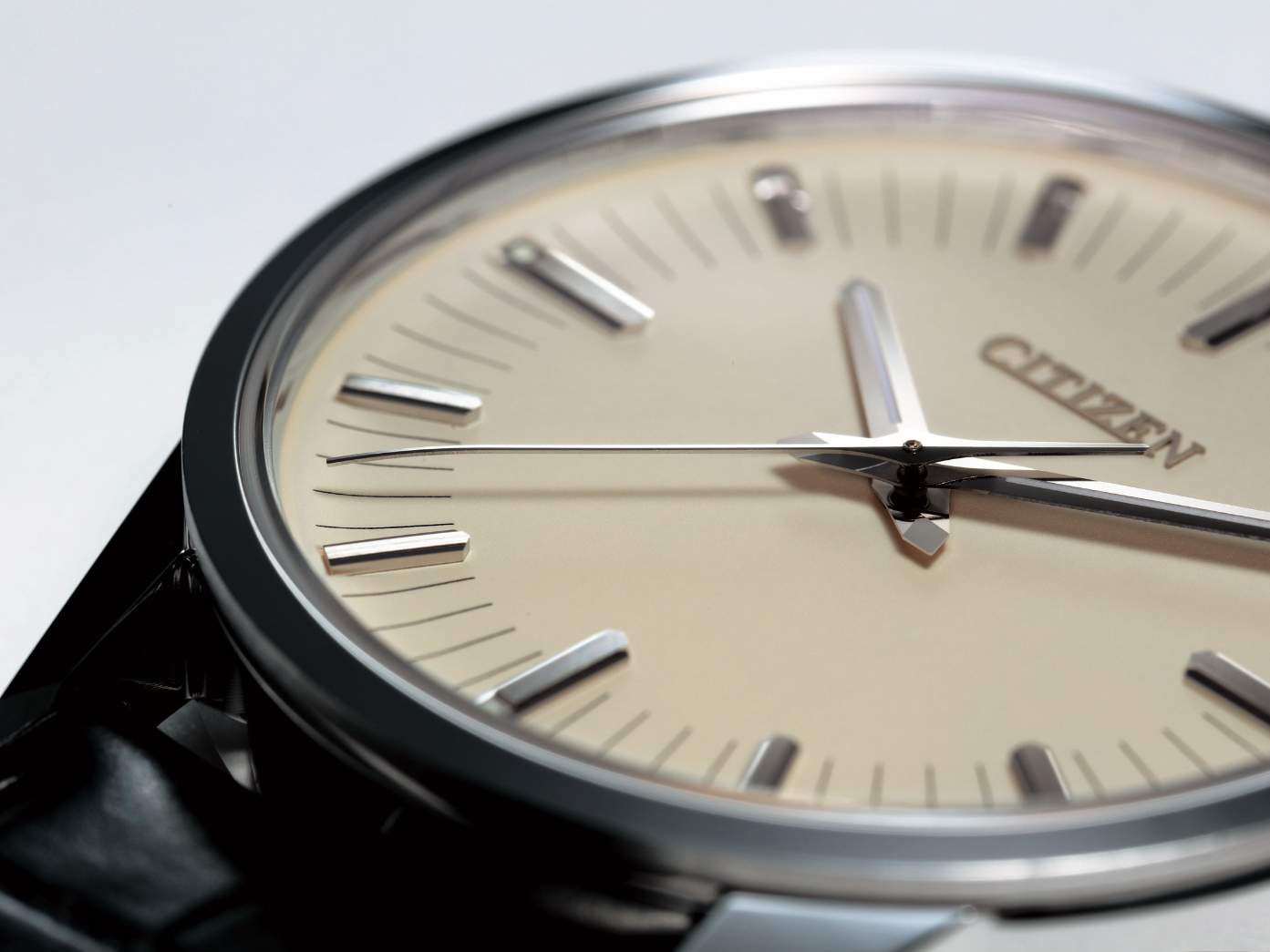 西鐵城限量版石英腕表0100時(shí)差每年精確到±1秒！