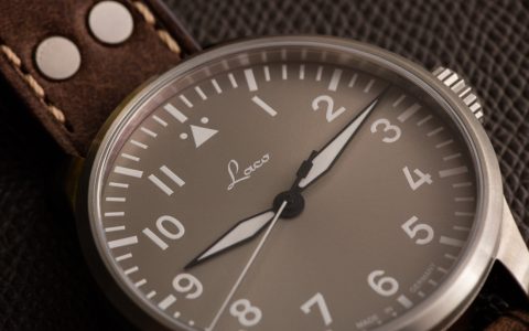 拉科飛行員奧格斯堡灰褐色 42 手表動手