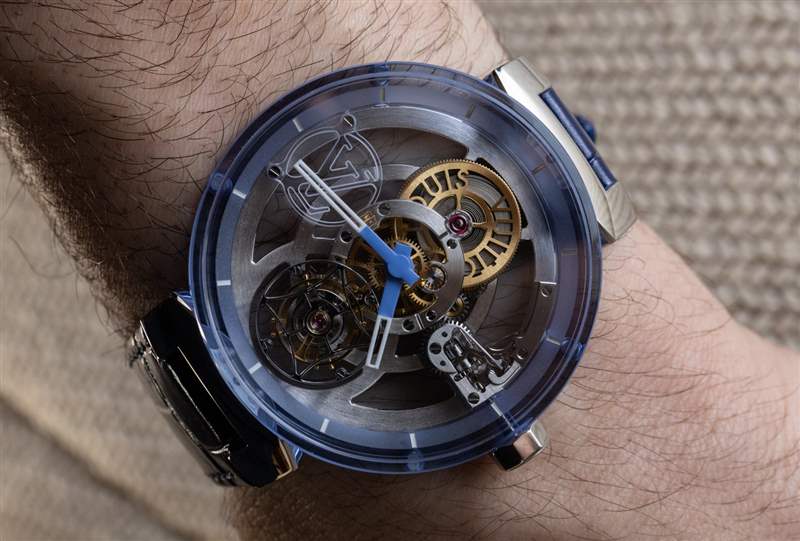 動(dòng)手操作：路易威登 Tambour Moon Flying Tourbillon Poincon de Geneve 藍(lán)色藍(lán)寶石腕表