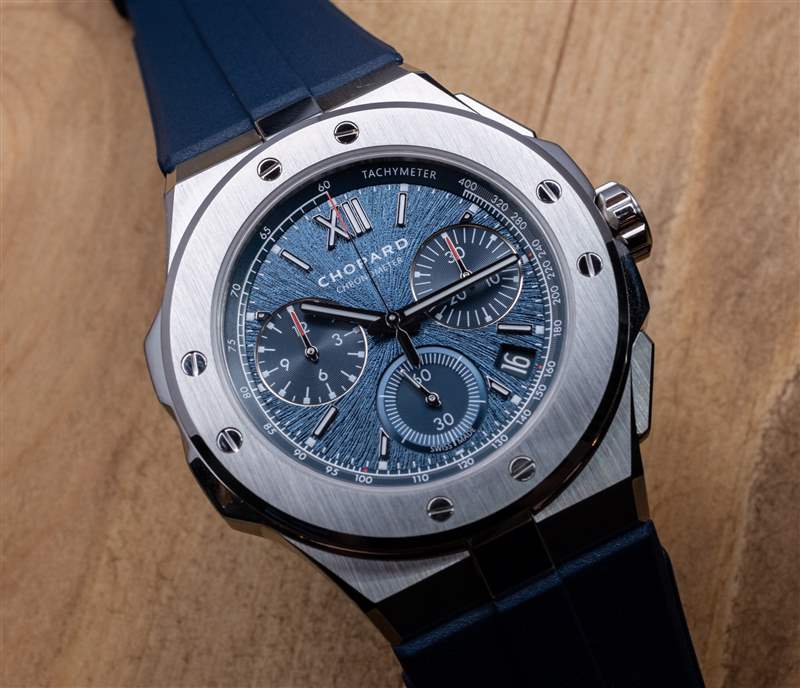 動手操作：蕭邦 Alpine Eagle Chrono XL 玫瑰金和陶瓷鈦，以及朗訊鋼表