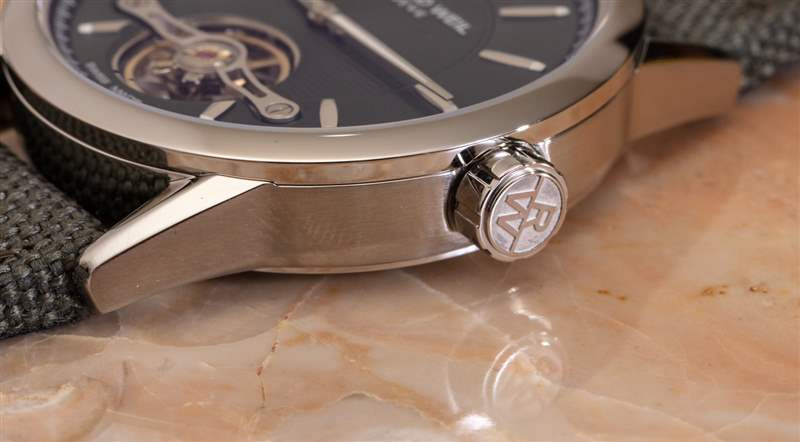 觀看評論：Raymond Weil 自由職業者 RW1212