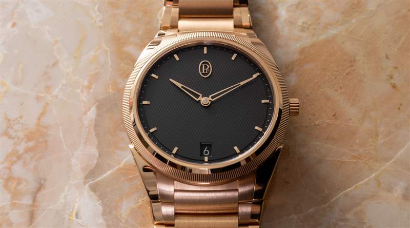 動手操作：帕瑪強(qiáng)尼 Tonda PF 微型轉(zhuǎn)子金色手表