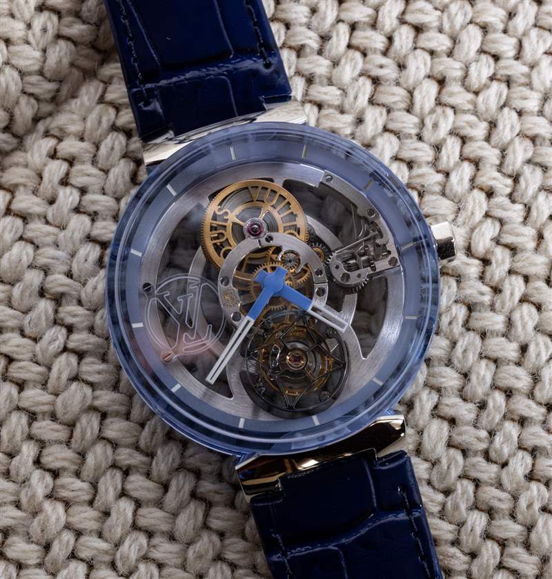 動(dòng)手操作：路易威登 Tambour Moon Flying Tourbillon Poincon de Geneve 藍(lán)色藍(lán)寶石腕表