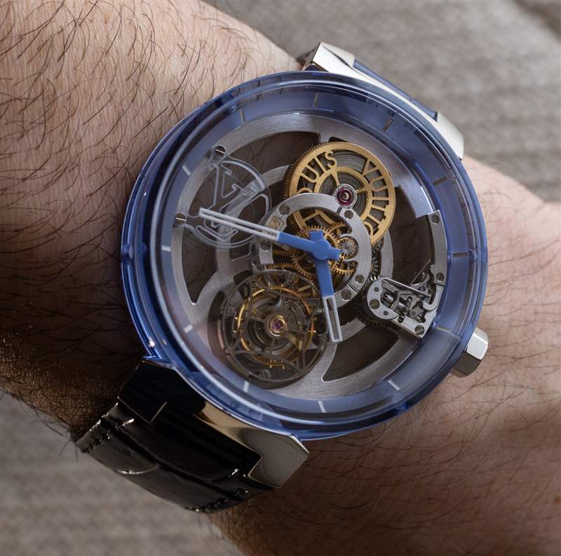 動(dòng)手操作：路易威登 Tambour Moon Flying Tourbillon Poincon de Geneve 藍(lán)色藍(lán)寶石腕表