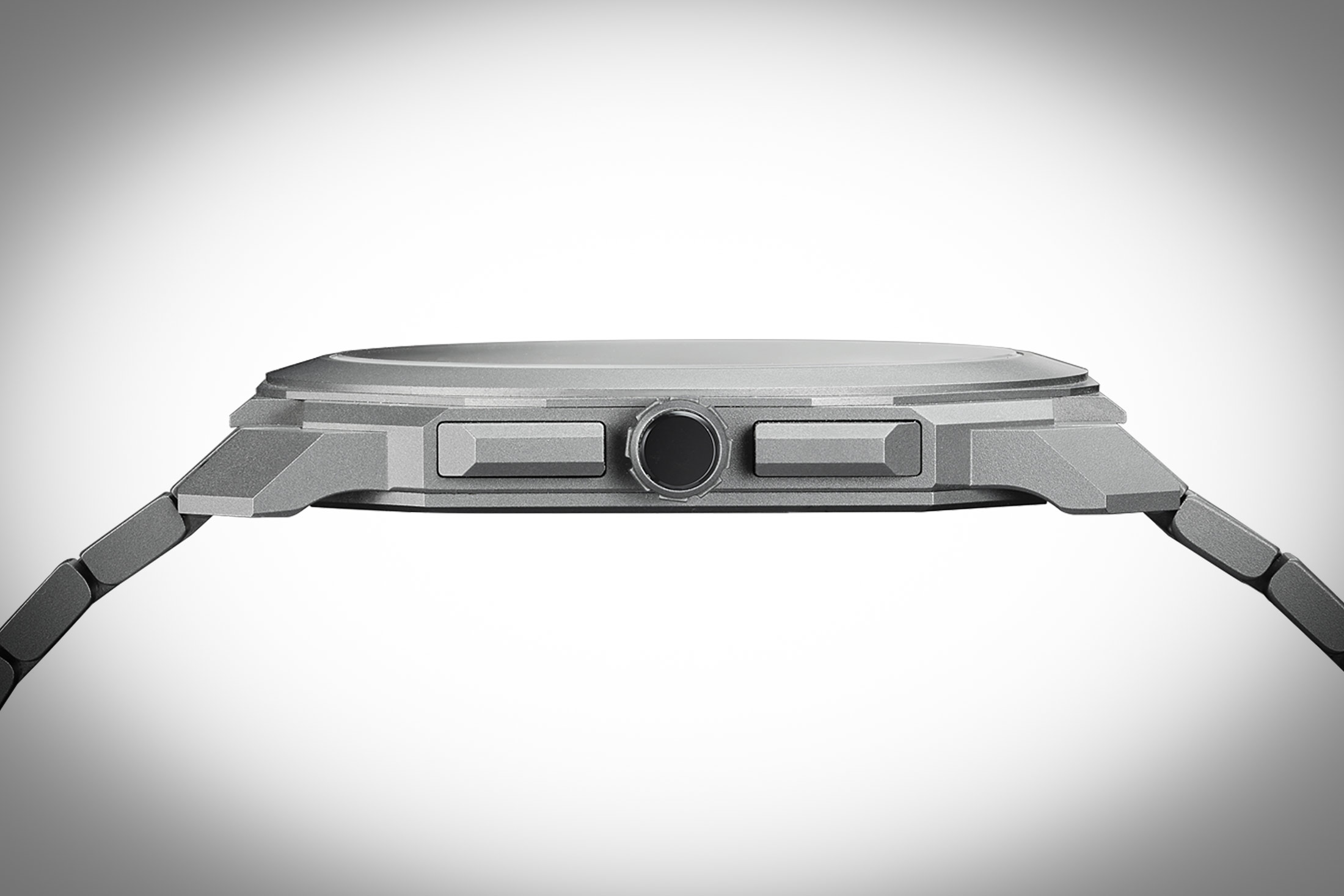 20 周年 Octo Finissimo 計時碼表，側(cè)視圖