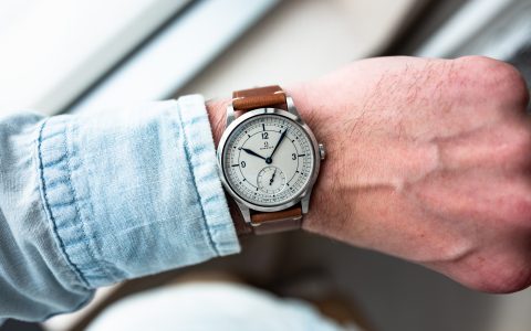 使用歐米茄CK 859親身體驗老式的微妙之處