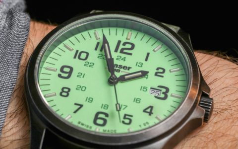 Traser P67軍官專(zhuān)業(yè)槍金屬石灰和橙色手表動(dòng)手操作