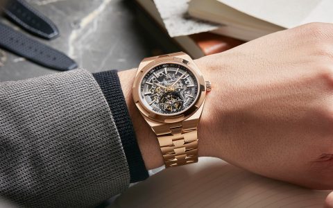 介紹江詩丹頓最新的Overseas Seriously Wild