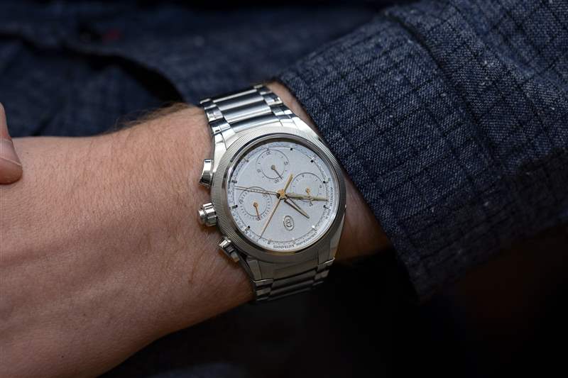 帕瑪強(qiáng)尼(Parmigiani)的Tonda?PF雙秒追針計(jì)時(shí)碼表是一款低調(diào)、高拍頻的杰作