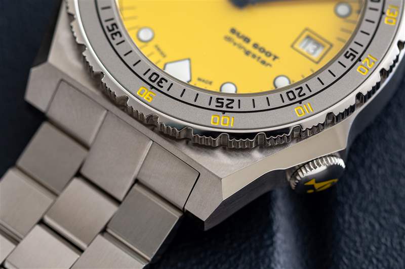 600T 的表殼邊緣細節。