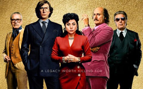Adam?Driver在“House of Gucci”中佩戴JLC Reverso腕表接管了Gucci家族帝國