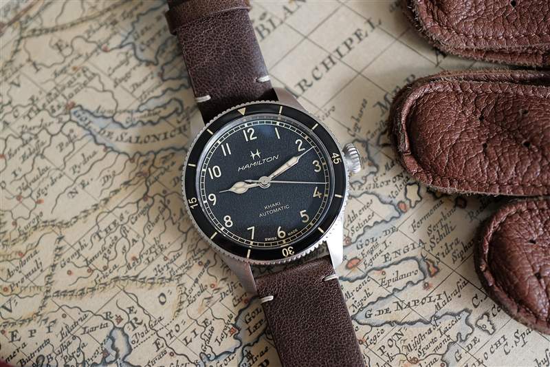 地圖上的 Hamilton Khaki Pilot Pioneer。