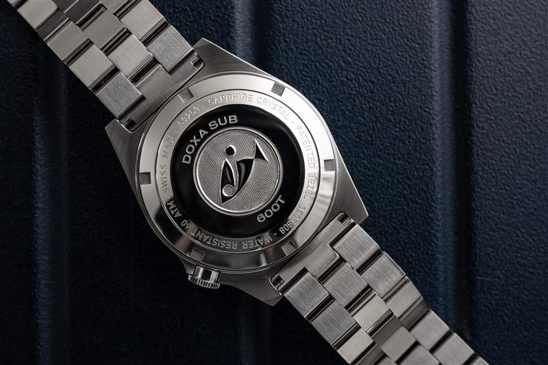 Doxa 600T 的底蓋。