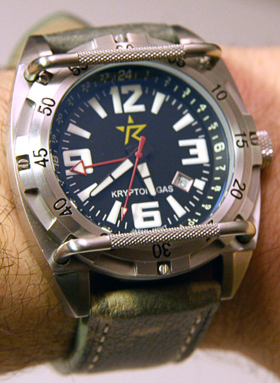 胭脂戰(zhàn)士紅細(xì)胞手表