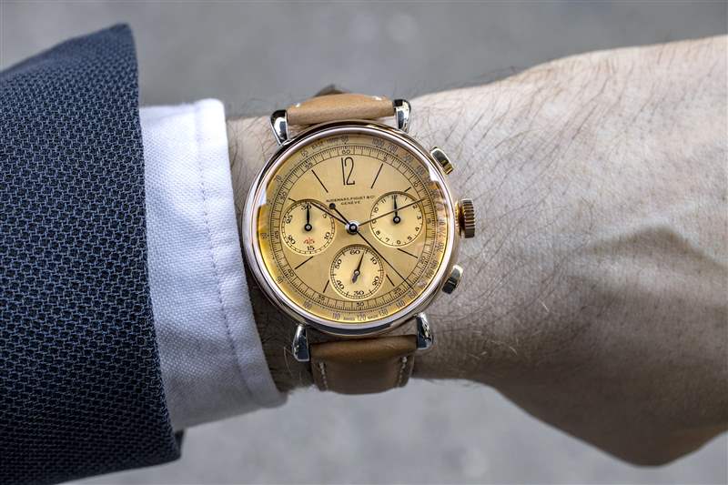 親身體驗(yàn)2021款43毫米皇家橡樹離岸型腕表，搭載自制機(jī)芯4404