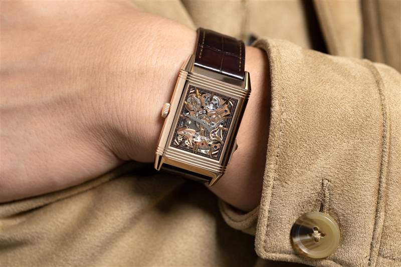 隆重推出Reverso Tribute三問報(bào)時(shí)腕表——兩種面孔，一種聲音