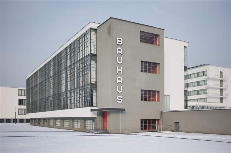 偷比。與NOMOS和Junghans一起揮霍極簡(jiǎn)主義的瘋狂