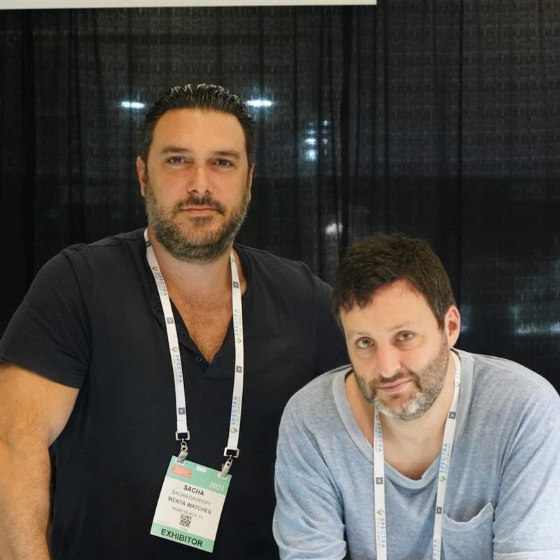 兩個(gè)古董表經(jīng)銷(xiāo)商