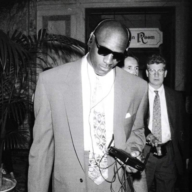 周末圍捕奇怪的信號(hào)，精疲力盡的舞臺(tái)工作人員和非常大的書(shū)