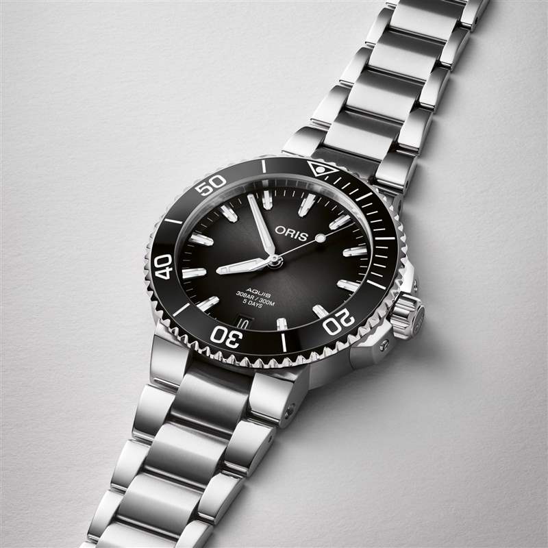 偷比。豪利時和勞力士的揮霍潛水員