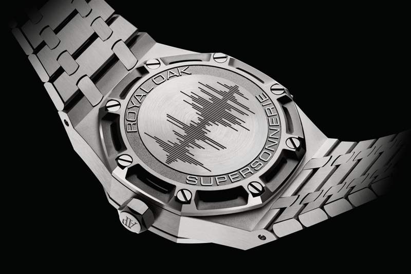 介紹愛彼剛剛放棄了兩個高度并發(fā)癥，出乎意料