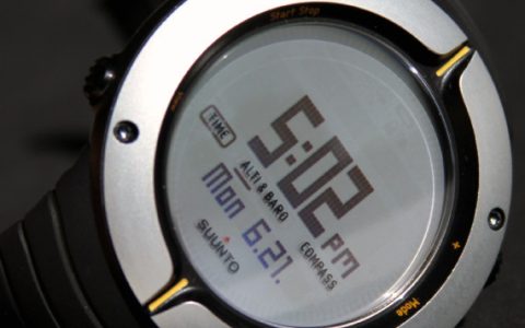 Suunto Core 至尊版銀色腕表