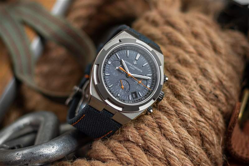 隆重推出江詩丹頓Overseas“Everest”鈦金屬計(jì)時(shí)碼表和雙時(shí)區(qū)限量版