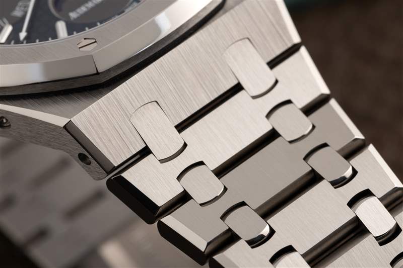 親身體驗(yàn)全新皇家橡樹萬年歷美國獨(dú)家！