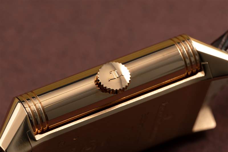 隆重推出Reverso Tribute三問報(bào)時(shí)腕表——兩種面孔，一種聲音