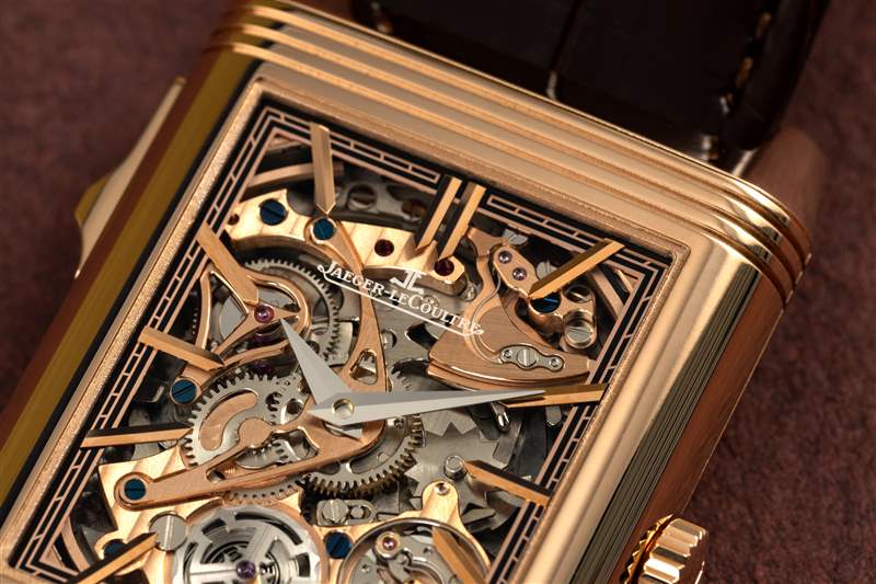 隆重推出Reverso Tribute三問報(bào)時(shí)腕表——兩種面孔，一種聲音