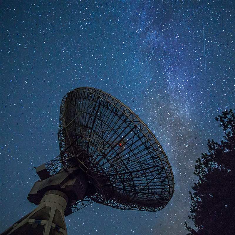 周末圍捕奇怪的信號(hào)，精疲力盡的舞臺(tái)工作人員和非常大的書(shū)