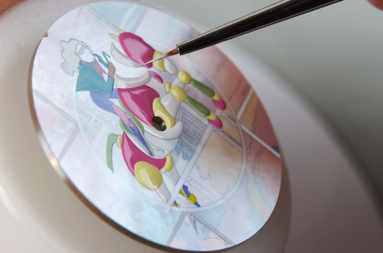 愛(ài)馬仕Arceau限量表于珍珠母貝面盤微繪畫(huà)上漫畫(huà)風(fēng)格絲巾圖案