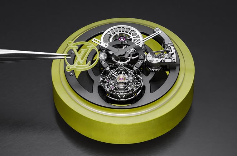 路易威登Tambour Moon飛行陀飛輪日內瓦印記手表新增綠色與黃色藍寶石版本