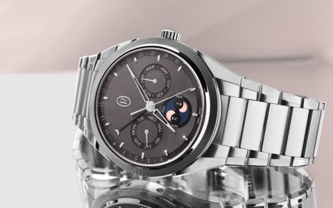 推出帕瑪強(qiáng)尼全新Tonda PF系列是令人激動(dòng)不已的開(kāi)始