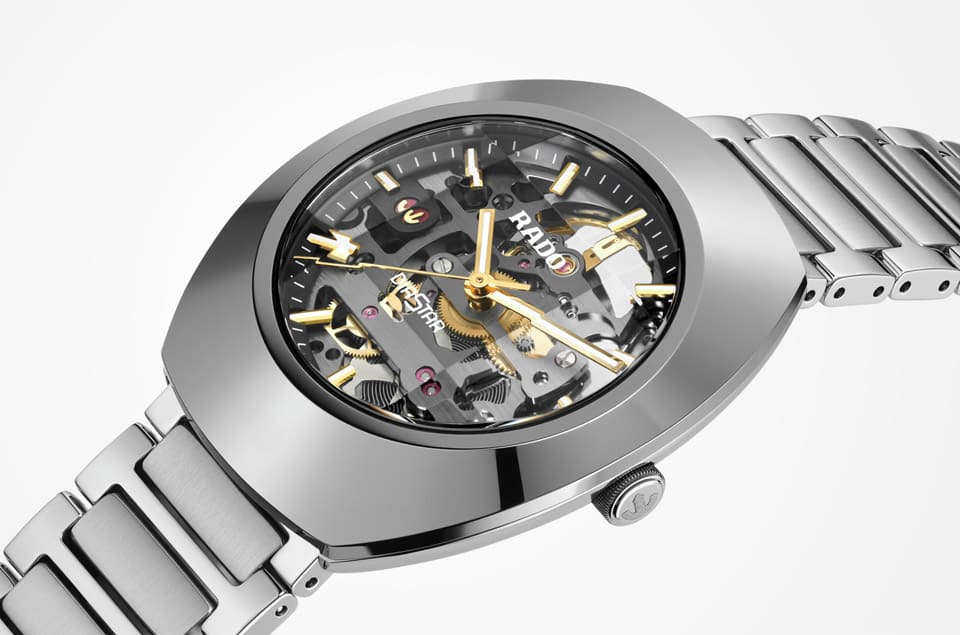 雷達表持續(xù)以獨家材質(zhì)制作DiaStar鉆星系列并升級鏤空機芯