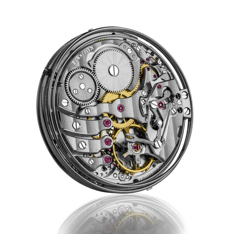 『新表』寶珀推出經(jīng)典V系列藏龍·三問(wèn)報(bào)時(shí)金雕動(dòng)偶獨(dú)一款腕表