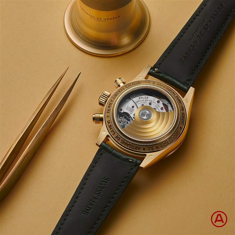 金色表殼搭配綠色調是個特別又賞心悅目的組合，不過想要找出表主心中理想的綠色調，改裝過程可是讓改裝表品牌傷透腦筋。 （IG@artisansdegeneve）