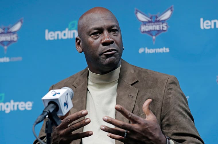 麥可喬丹賣掉NBA黃蜂隊(duì)狂賺900多億百萬勞力士相伴輕松看比賽