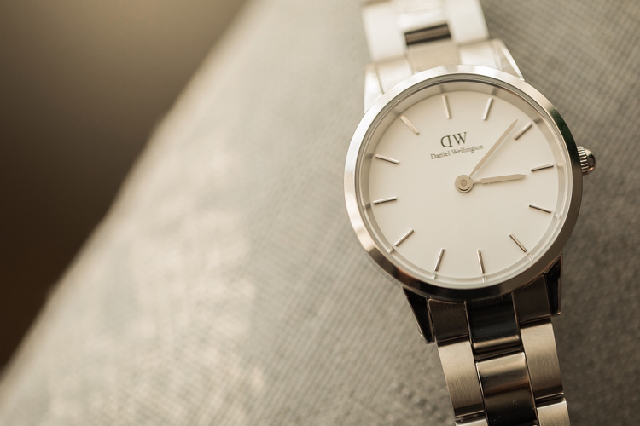 石英表和機(jī)械表的區(qū)別